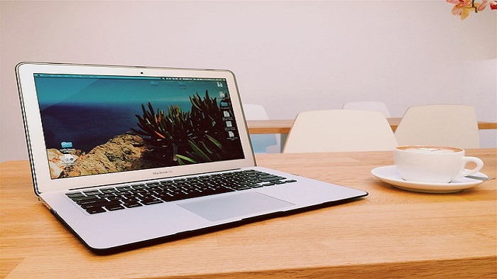 laptop-louer des bureaux meublés-activsolutions