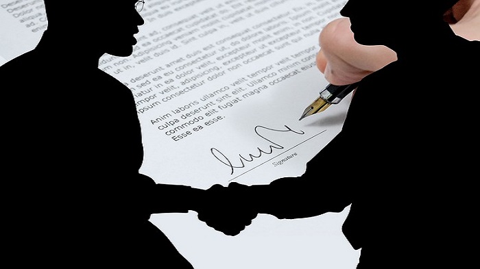 poignée de mains-contrat d'externalisation-activsolutions