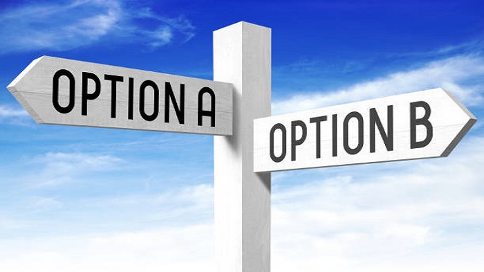 deux panneaux représentant deux options - recourir au portage salarial - Activ Solutions