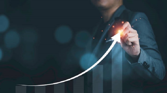 une flèche de croissance croissante avec un tableau et un graphique - externaliser ses services administratifs - Activ Solutions